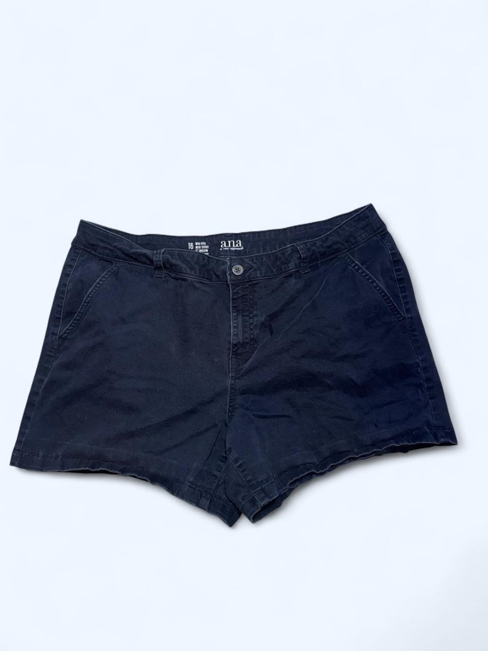 a.n.a A New Approach Women’s Size 16 Black Mid-Rise Chino Shorts 5” Inseam
